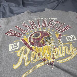Vintage 90s Style Washington Redskins NFL Graphic Tshirt 1932 Retro Men's Size L